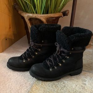 UGG Australia FRASER WOMEN'S SHORT BOOTS RUGGED LEATHER BLACK Lace Up.